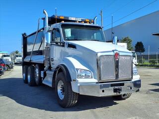 2025 Kenworth T880