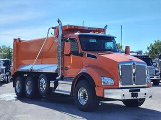 2025 Kenworth T880