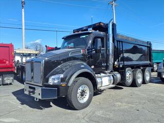 2025 Kenworth T880