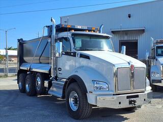 2025 Kenworth T880