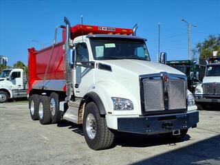 2025 Kenworth T880