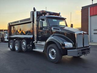 2025 Kenworth T880