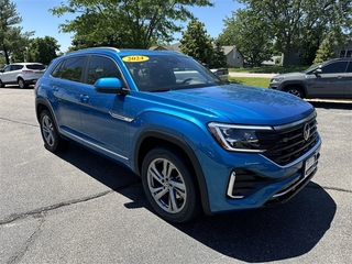 2024 Volkswagen Atlas Cross Sport for sale in Janesville WI