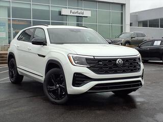 2025 Volkswagen Atlas Cross Sport for sale in Cincinnati OH