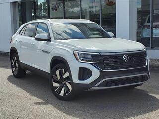 2024 Volkswagen Atlas Cross Sport for sale in Cincinnati OH