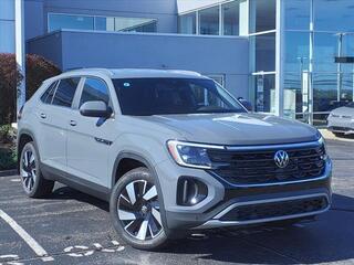 2024 Volkswagen Atlas Cross Sport for sale in Cincinnati OH