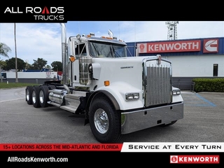 2025 Kenworth W900