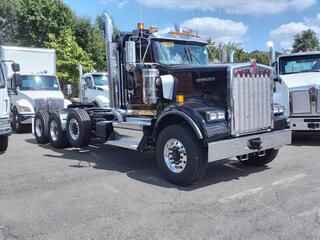 2025 Kenworth W900