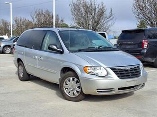 2007 Chrysler Town And Country for sale in Conroe TX