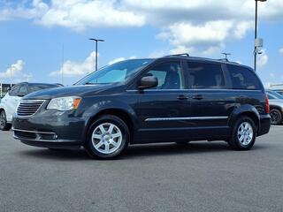 2011 Chrysler Town And Country for sale in O'fallon IL