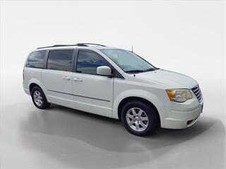 2009 Chrysler Town And Country for sale in Salem VA