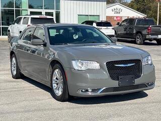 2018 Chrysler 300