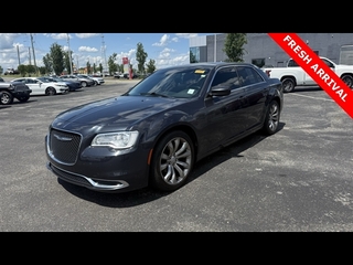 2017 Chrysler 300