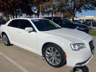 2019 Chrysler 300