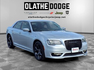 2021 Chrysler 300