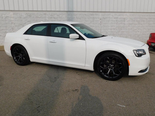 2019 Chrysler 300