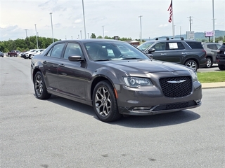 2016 Chrysler 300