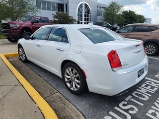 2019 Chrysler 300