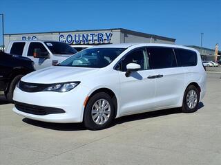 2020 Chrysler Voyager