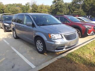 2016 Chrysler Town And Country for sale in Denton TX