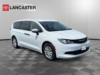 2020 Chrysler Voyager