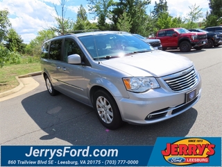 2016 Chrysler Town And Country for sale in Leesburg VA