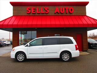 2016 Chrysler Town And Country for sale in St. Cloud MN