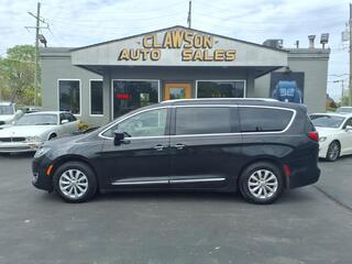 2018 Chrysler Pacifica for sale in Clawson MI