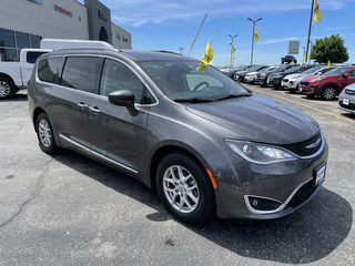 2020 Chrysler Pacifica for sale in Platteville WI