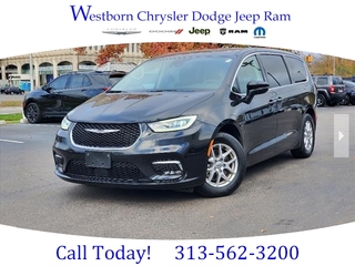 2023 Chrysler Pacifica for sale in Dearborn MI