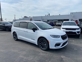 2025 Chrysler Pacifica