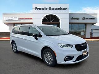 2026 Chrysler Pacifica for sale in Janesville WI