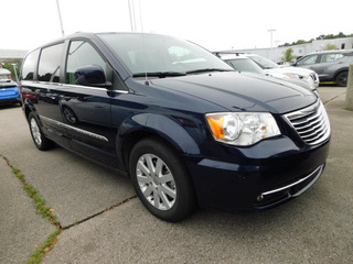 2016 Chrysler Town & Country for sale in Clarksville TN