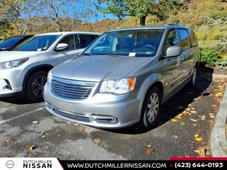 2016 Chrysler Town And Country for sale in Bristol TN