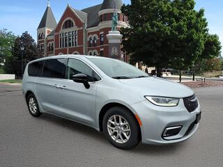 2024 Chrysler Pacifica for sale in Monroe WI
