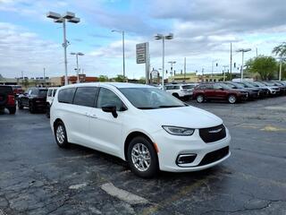 2024 Chrysler Pacifica for sale in Matteson IL