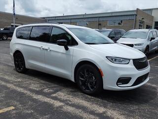 2024 Chrysler Pacifica for sale in Slinger WI