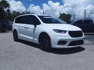 2024 Chrysler Pacifica for sale in Homestead FL