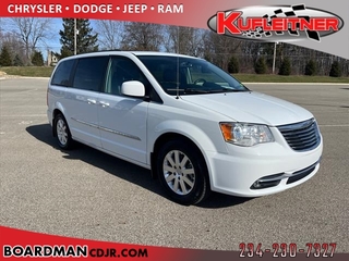 2016 Chrysler Town And Country for sale in Boardman OH