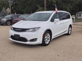 2017 Chrysler Pacifica for sale in Roseville MI