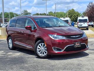 2019 Chrysler Pacifica for sale in Peotone IL
