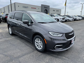 2022 Chrysler Pacifica for sale in Platteville WI