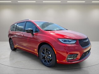 2026 Chrysler Pacifica for sale in Monroe WI