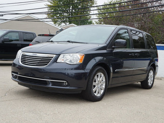 2014 Chrysler Town & Country for sale in Roseville MI