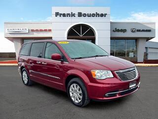 2015 Chrysler Town And Country for sale in Janesville WI