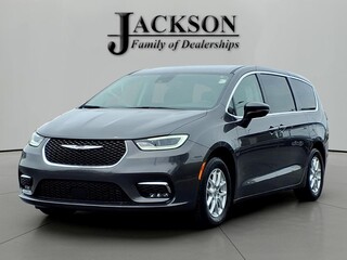 2023 Chrysler Pacifica for sale in Shelbyville IN
