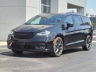 2023 Chrysler Pacifica for sale in Shelbyville IN