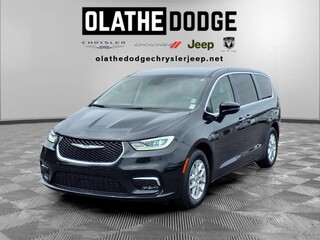 2024 Chrysler Pacifica for sale in Olathe KS