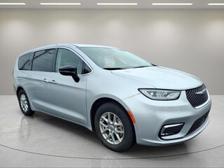 2024 Chrysler Pacifica for sale in Monroe WI