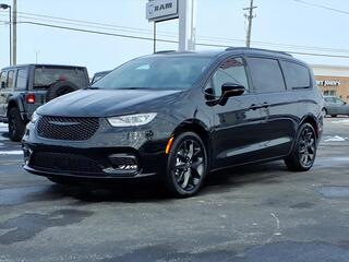 2026 Chrysler Pacifica for sale in Tiffin OH